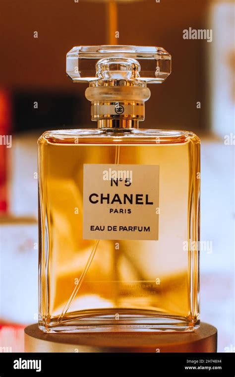 chanel gold perfume